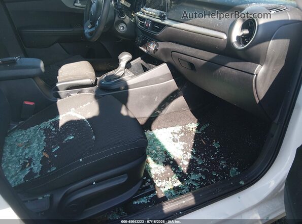 3KPF24AD9KE040665 2019 KIA FORTE White Front interior view