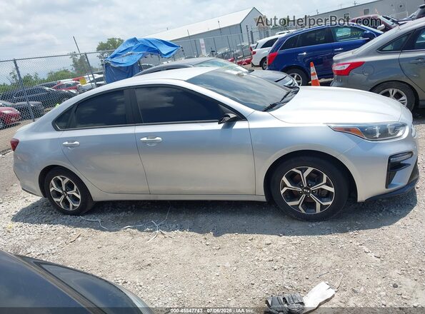 3KPF24AD9KE046823 2019 KIA FORTE Silver Rear interior view