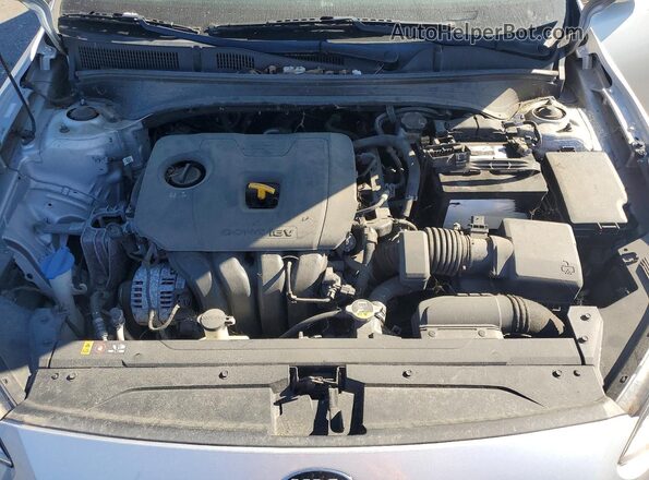 3KPF24AD9LE170642 2020 KIA FORTE Silver Widok wnętrza z tyłu