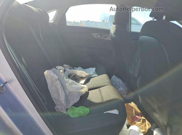 3KPF24AD9LE170642 2020 KIA FORTE Silver Widok tylnych siedzeń
