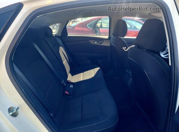 3KPF24AD9LE221508 2020 KIA FORTE White უკანა სავარძლების ხედი
