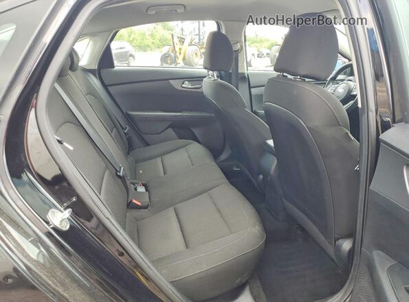 3KPF24AD9ME298574 2021 KIA FORTE Черный Вид задних сидений