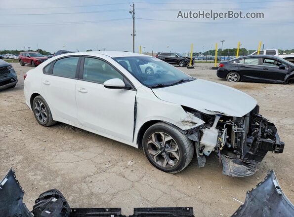 3KPF24AD9ME309959 2021 KIA FORTE White Front right
