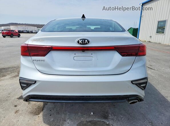 3KPF24AD9ME335221 2021 KIA FORTE Silver Rear view