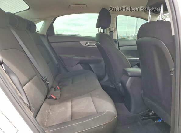 3KPF24AD9ME340130 2021 KIA FORTE White Հետևի նստատեղերի տեսք