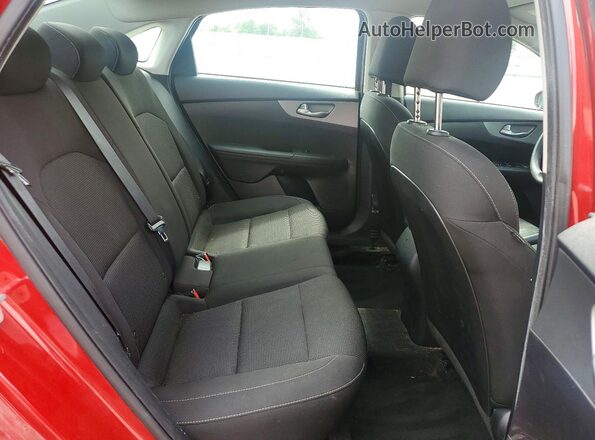 3KPF24AD9ME410080 2021 KIA FORTE Red Vista de los asientos traseros
