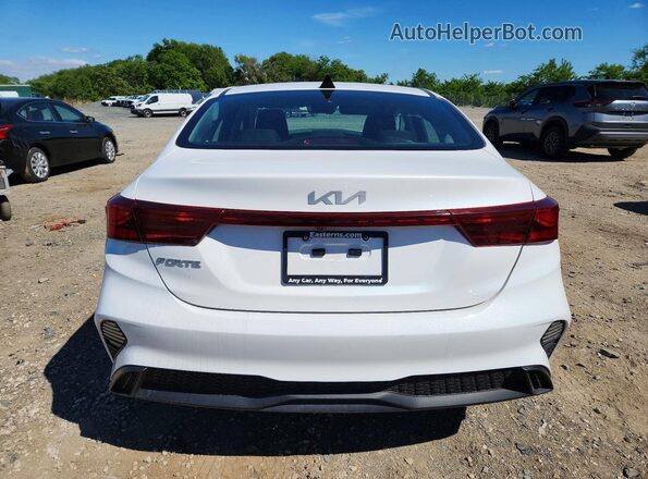 3KPF24AD9NE498582 2022 KIA FORTE Белый Вид сзади