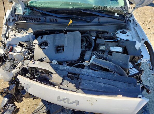 3KPF24AD9NE498582 2022 KIA FORTE Белый Вид задней части салона