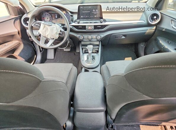 3KPF24AD9PE504089 2023 KIA FORTE Серый Вид панели приборов