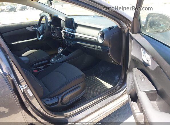 3KPF24AD9PE521233 2023 KIA FORTE Gray Вид салону спереду
