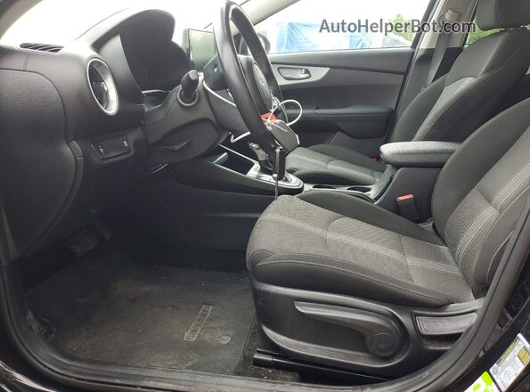 3KPF24AD9PE547900 2023 KIA FORTE Black წინა სალონის ხედი