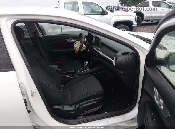 3KPF24AD9PE573400 2023 KIA FORTE White წინა სალონის ხედი