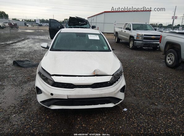 3KPF24AD9PE573400 2023 KIA FORTE White უკანა სალონის ხედი