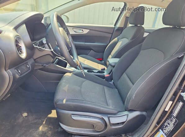 3KPF24AD9PE573588 2023 KIA FORTE Black წინა სალონის ხედი