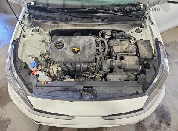 3KPF24AD9PE616309 2023 KIA FORTE White Вид задньої частини салону