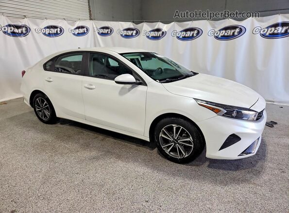 3KPF24AD9PE616309 2023 KIA FORTE White Передня права чверть