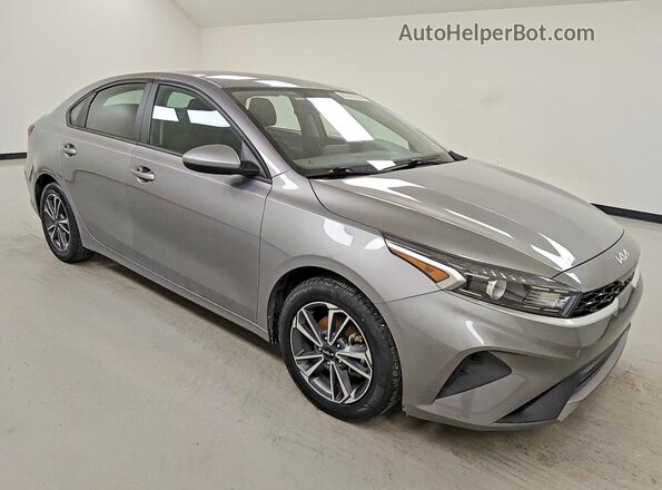 3KPF24AD9PE623048 2023 KIA FORTE Silver Przód prawy