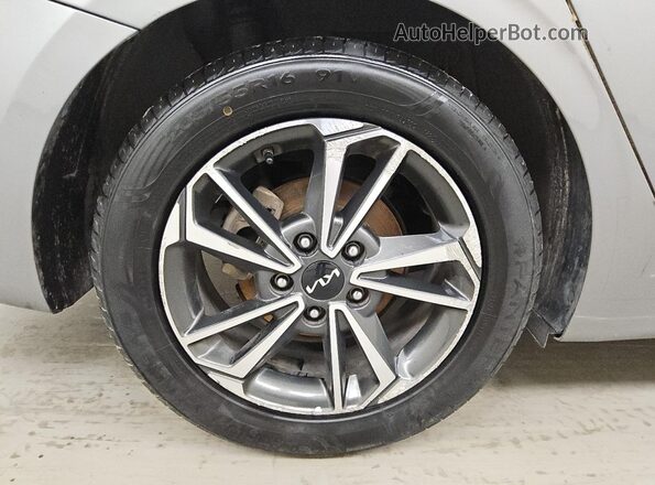 3KPF24AD9PE623048 2023 KIA FORTE Silver 