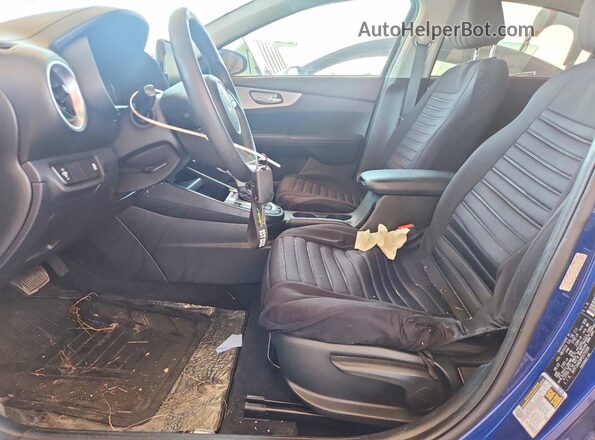 3KPF24AD9PE675568 2023 KIA FORTE Blue Widok wnętrza z przodu