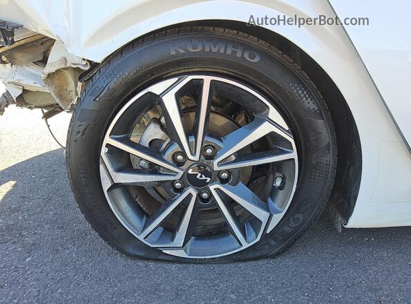 3KPF24AD9RE700634 2024 KIA FORTE Белый 
