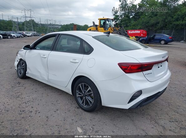 3KPF24AD9RE721886 2024 KIA FORTE White Trasero izquierdo