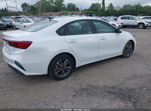 3KPF24AD9RE721886 2024 KIA FORTE White Trasero derecho