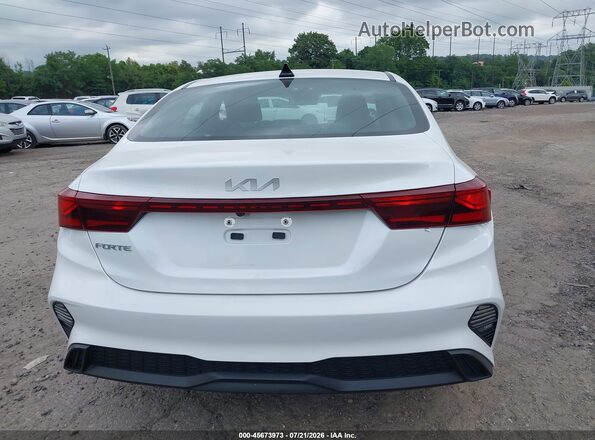 3KPF24AD9RE721886 2024 KIA FORTE White 