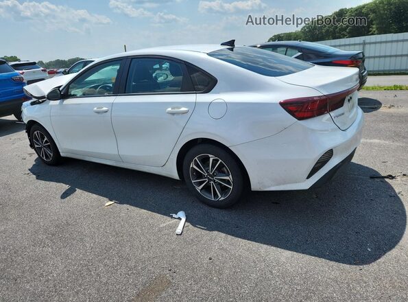 3KPF24AD9RE758033 2024 KIA FORTE White 