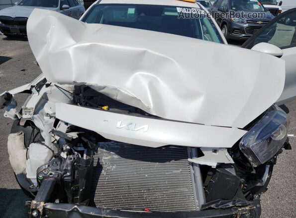 3KPF24AD9RE758033 2024 KIA FORTE White 