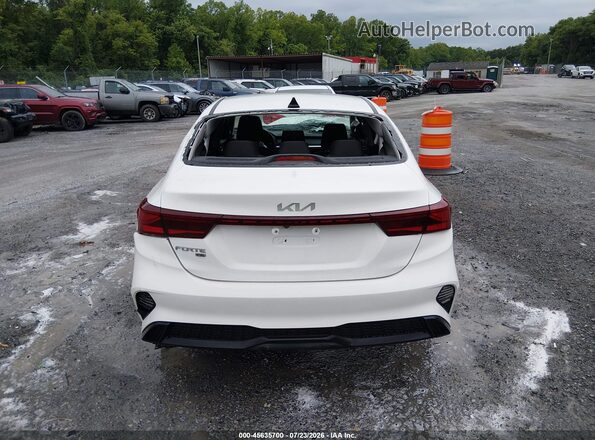 3KPF24AD9RE768738 2024 KIA FORTE White 