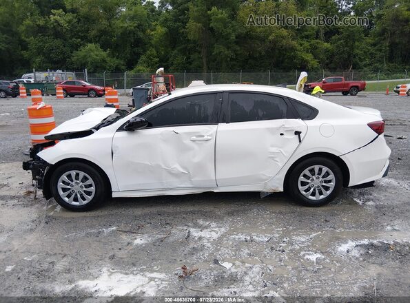 3KPF24AD9RE768738 2024 KIA FORTE White 