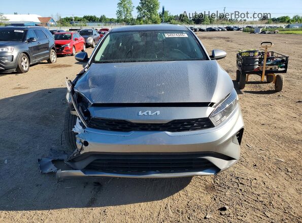 3KPF24AD9RE773048 2024 KIA FORTE Silver Widok z przodu