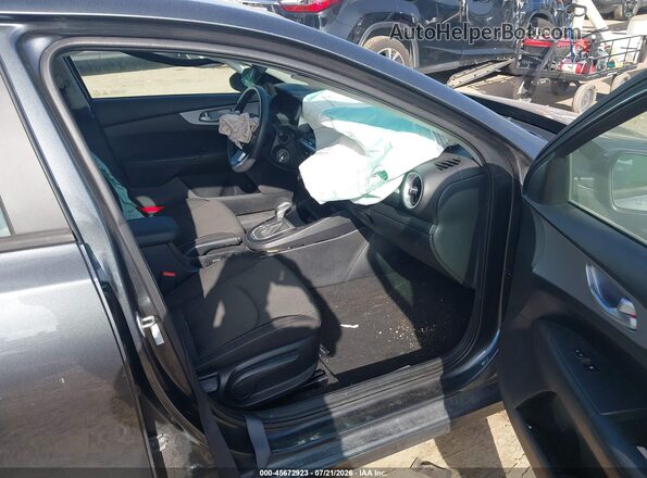 3KPF24AD9RE780534 2024 KIA FORTE Серый Вид салона спереди