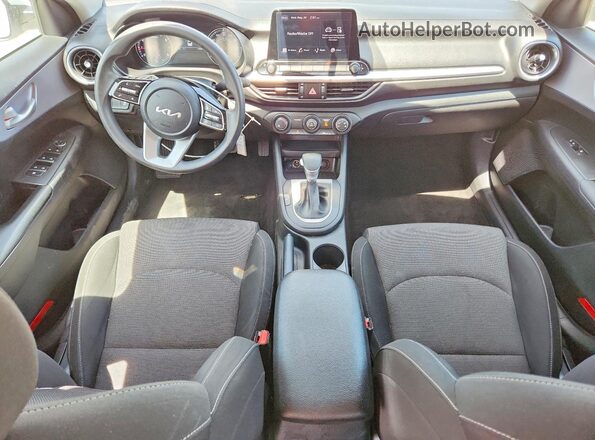 3KPF24AD9RE798791 2024 KIA FORTE White Вид панелі приладів