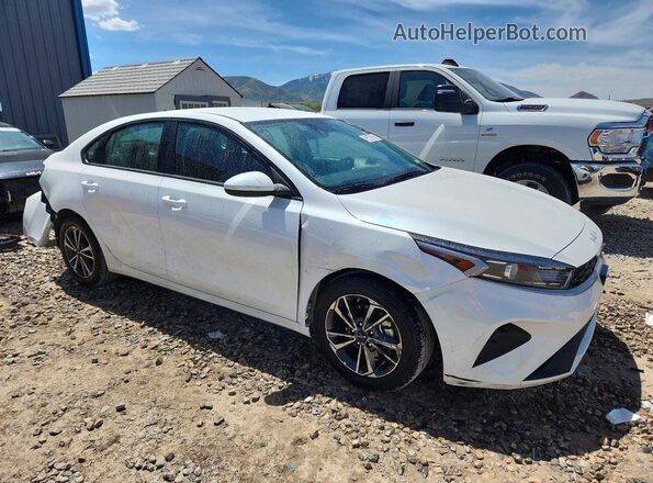 3KPF24AD9RE798791 2024 KIA FORTE White Передня права чверть