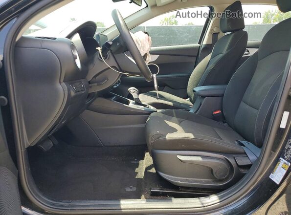 3KPF24AD9RE823236 2024 KIA FORTE Black წინა სალონის ხედი