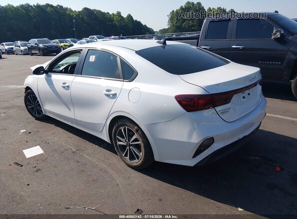 3KPF24AD9RE836424 2024 KIA FORTE White Trasero izquierdo