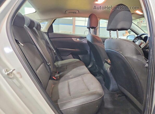 3KPF24ADXKE006122 2019 KIA FORTE Silver Հետևի նստատեղերի տեսք