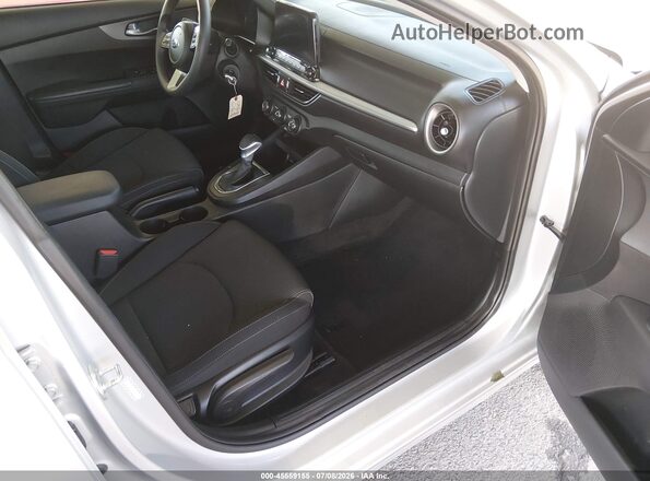 3KPF24ADXLE217404 2020 KIA FORTE Silver Вид салону спереду