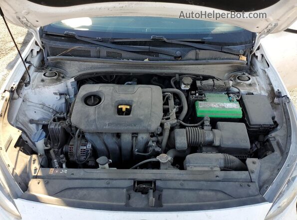 3KPF24ADXLE236020 2020 KIA FORTE White Widok wnętrza z tyłu