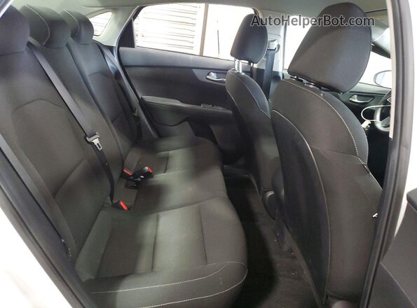 3KPF24ADXME334076 2021 KIA FORTE White უკანა სავარძლების ხედი
