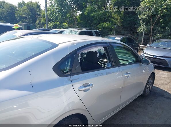 3KPF24ADXME389630 2021 KIA FORTE Silver Widok z przodu