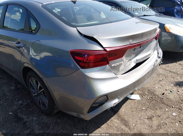 3KPF24ADXNE486652 2022 KIA FORTE Серебряный Вид спереди