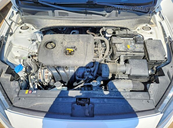 3KPF24ADXNE488515 2022 KIA FORTE White Rear interior view