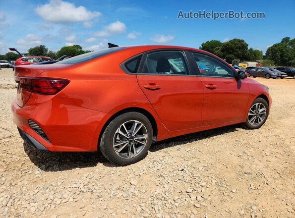 3KPF24ADXPE509463 2023 KIA FORTE Orange Задня права чверть