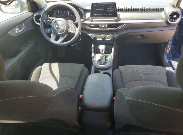 3KPF24ADXPE513951 2023 KIA FORTE Blue Dashboard view