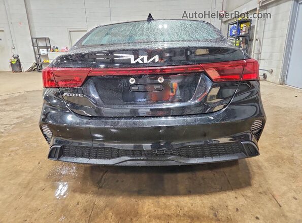 3KPF24ADXPE596930 2023 KIA FORTE Black Widok z tyłu