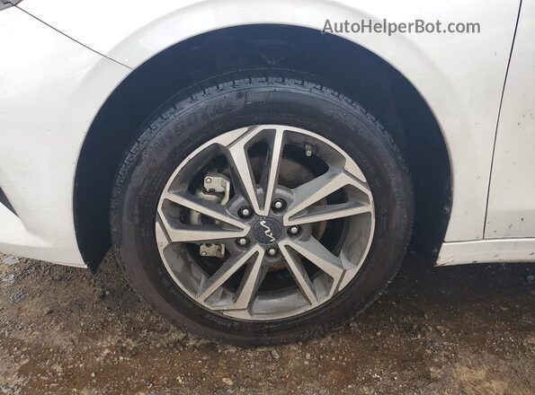 3KPF24ADXPE634284 2023 KIA FORTE White Widok naklejki z numerem VIN