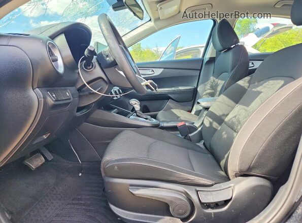 3KPF24ADXPE669892 2023 KIA FORTE Черный Вид салона спереди