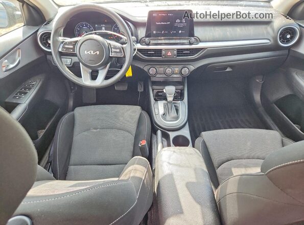 3KPF24ADXPE669892 2023 KIA FORTE Черный Вид панели приборов